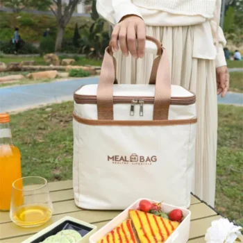 Japanese Style Large Capacity Lunch Box Bag Waterproof Aluminum Foil Insulated Student Meal Package Thickened Handheld Bento Box