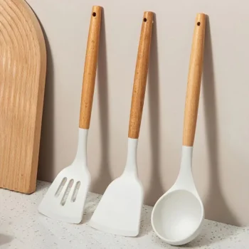 3Pcs Silicone Kitchen Tools Wooden Handle Kitchenware Set Non stick Pot Wooden Handle Silicone Scoop Kitchen Utensils Set