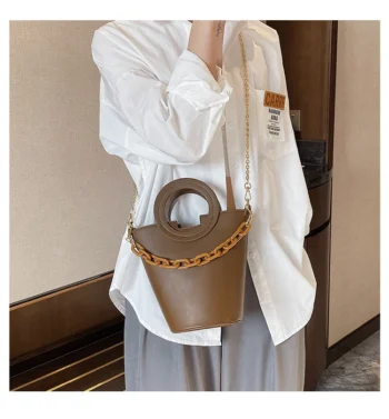 2025 New Bucket Bag Casual Fashion Bag Circular Handheld Women's Bag Chain Shoulder Crossbody Bag